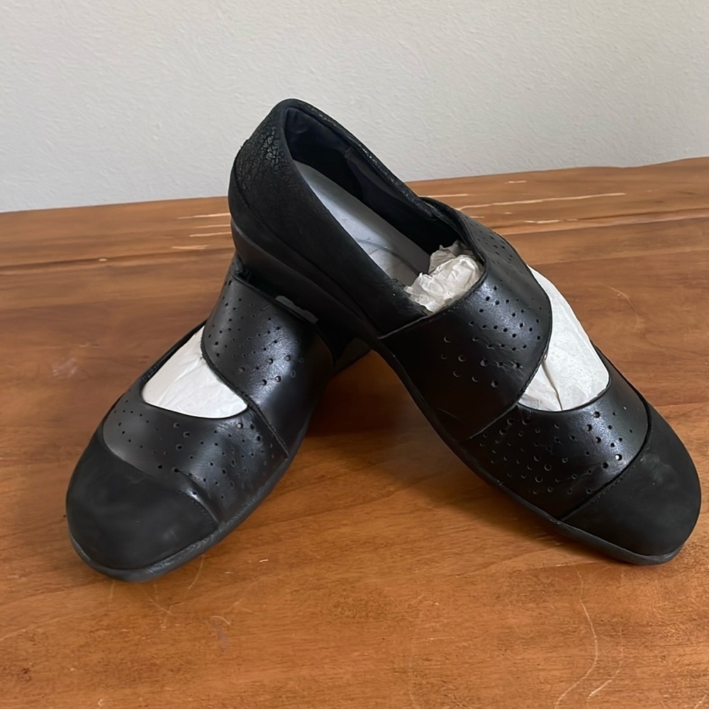 Naot Aroha Mary Jane Flats Black Glass Perforated Slip Resistant Size 42 (11)